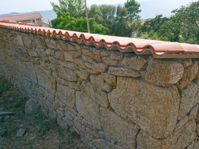 muro-con-tejado-rehabilitado-en-casa-rural